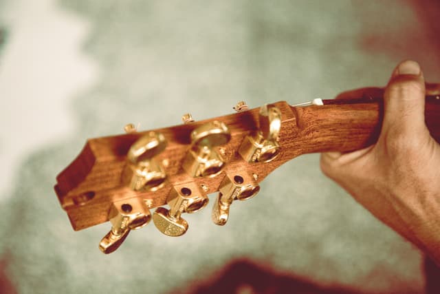 Boost Your Songwriting Process with Chorus: The AI-Powered Tool for Crafting Powerful Lyrics