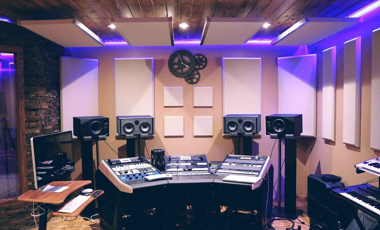 Advice for unsigned artists and writers